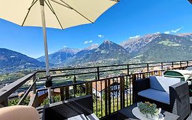 Schenna Garni Eden Bed & Breakfast